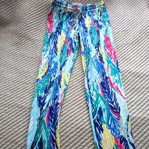 Cute and comfy knit pants.